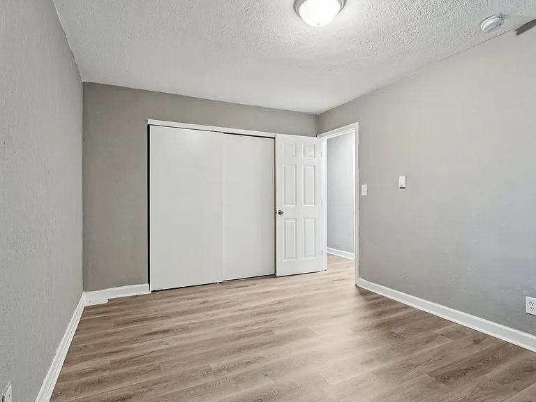 2500 Leo St — Photo 12