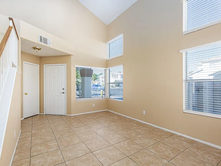 8348 Granite Peak Ct — Photo 5