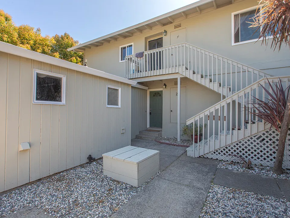 29 Leafwood Cir