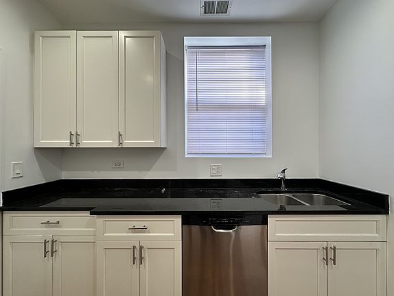 5th image of 1157 W Lunt Ave #4