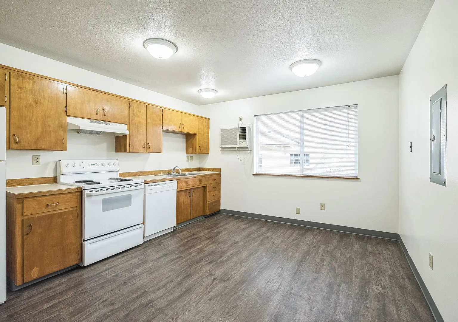 The Cardinal Apartments — Photo 2