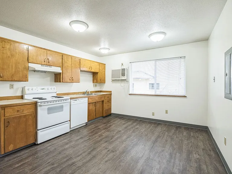 The Cardinal Apartments — Photo 17
