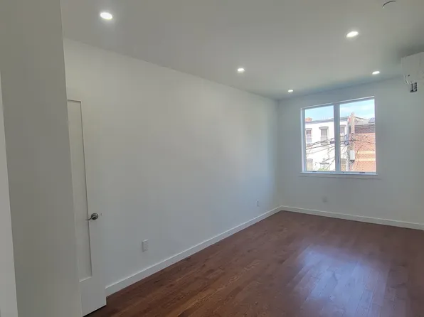 2041 Strauss Street image 20 of 40