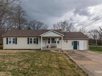 12 Circle Dr, Fenton, MO, 63026
