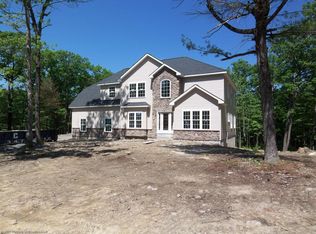 26 Laurel Ridge Dr, Mount Cobb, PA 18436