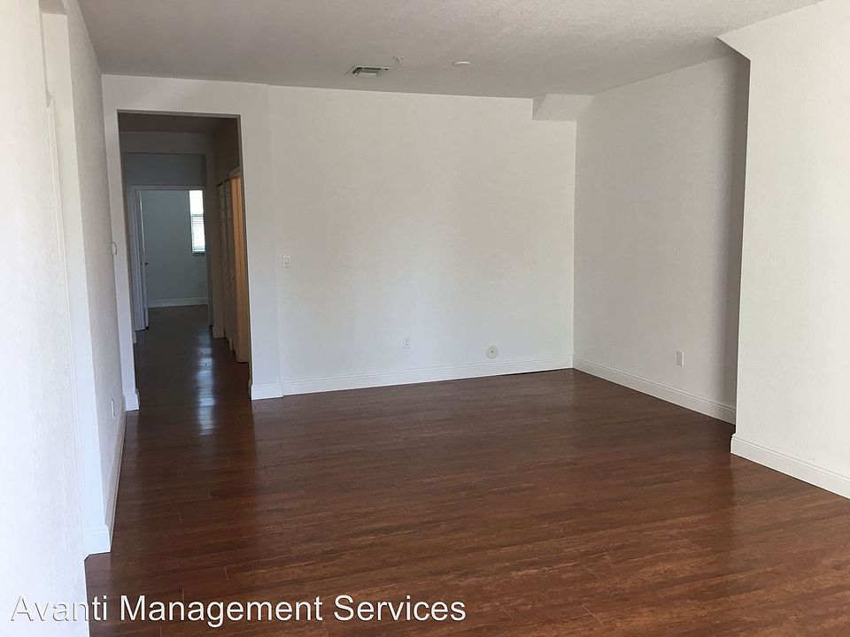 2nd image of 965 SW 147th Ave