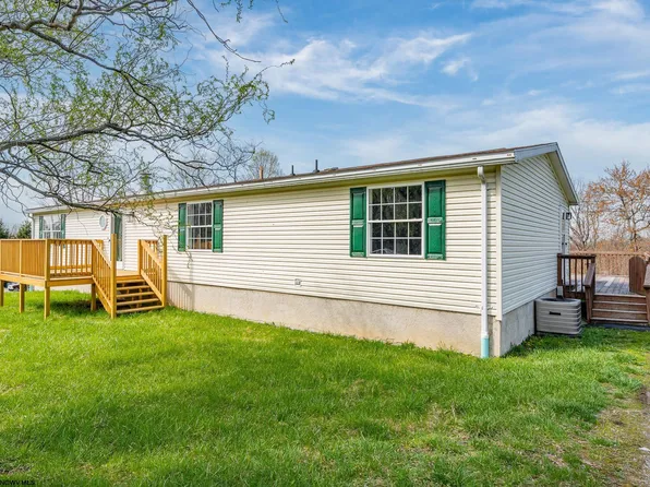 67 Longhorn Ln, Morgantown, WV 26508