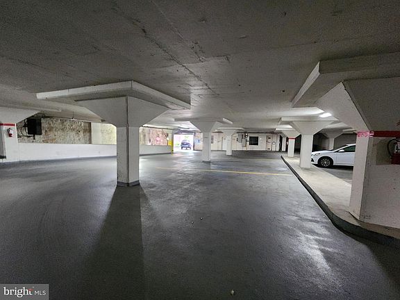 4th image of 3601 Greenway #P-1027