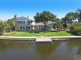 18 S Shore Dr, Galveston, TX 77551