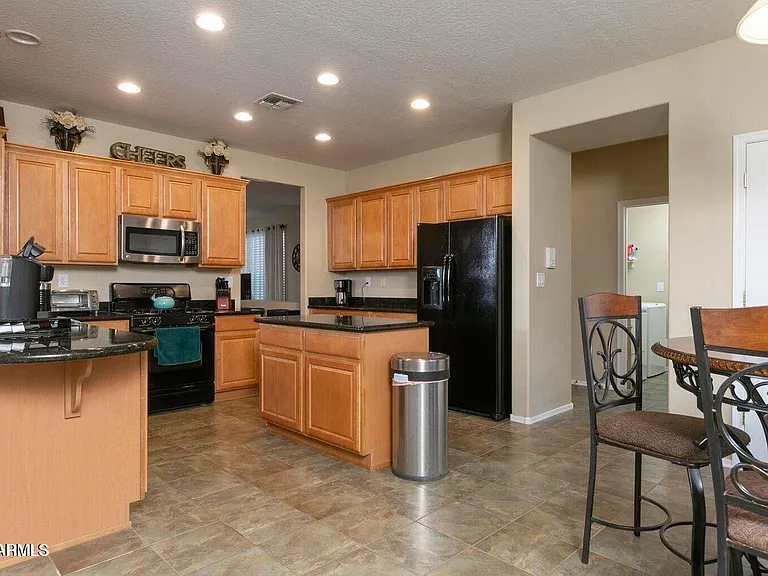 2023 W Shackleton Dr — Photo 5
