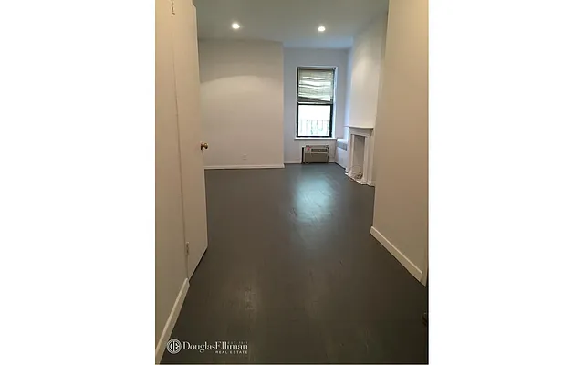 Rented by Douglas Elliman | media 7