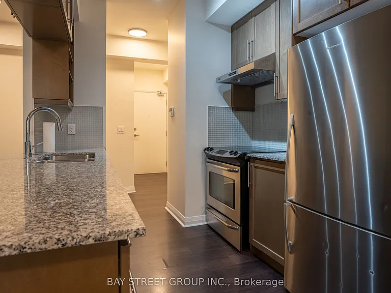 55 Oneida Cres #LPH04 — Photo 4