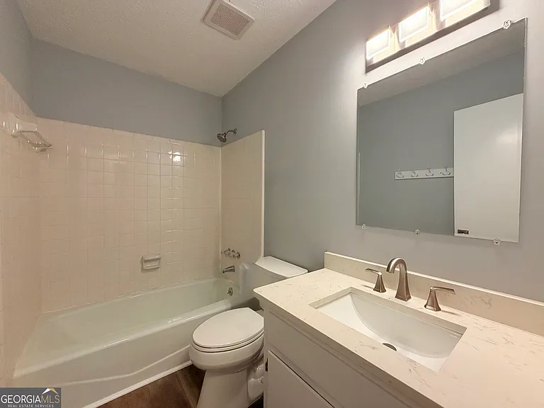 315 Hardscrabble Rd — Photo 12