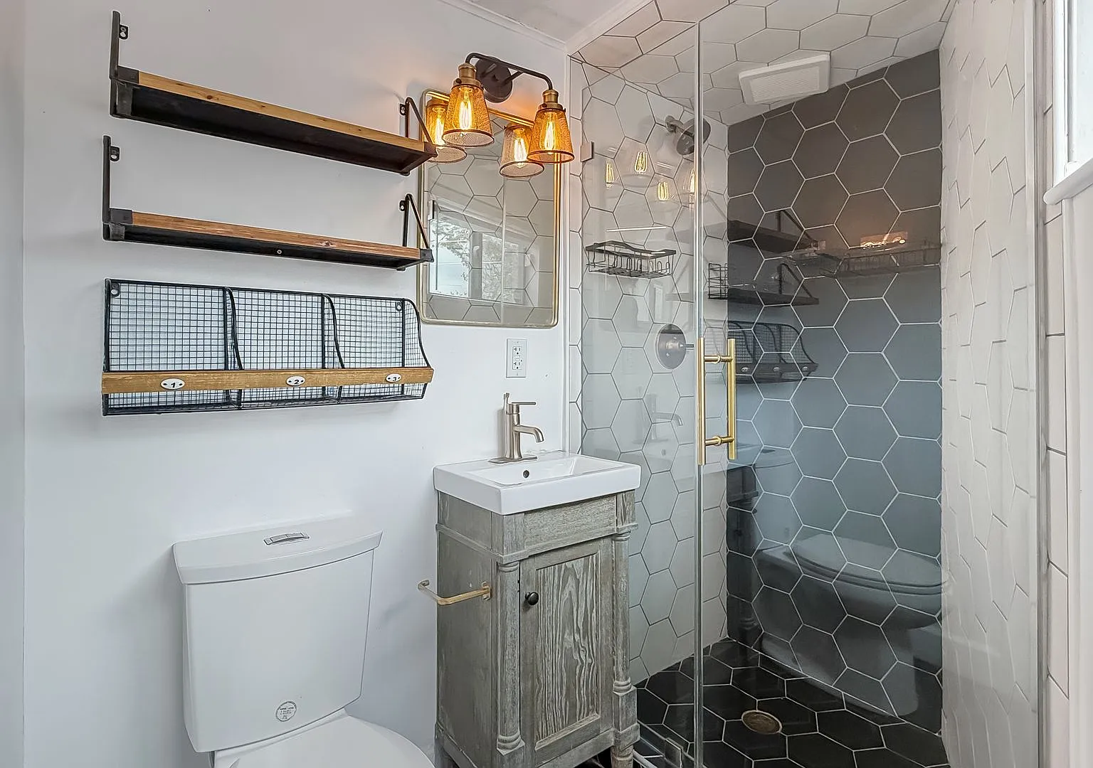 Cozy House Studio in the Heart of NOBE — Photo 4