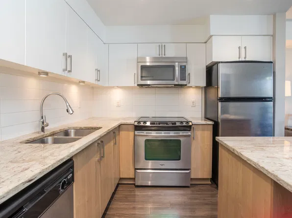 55 8th Ave E #308, New Westminster, BC V3L 4J4