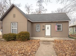 429 E 3rd Ave, Garnett, KS 66032