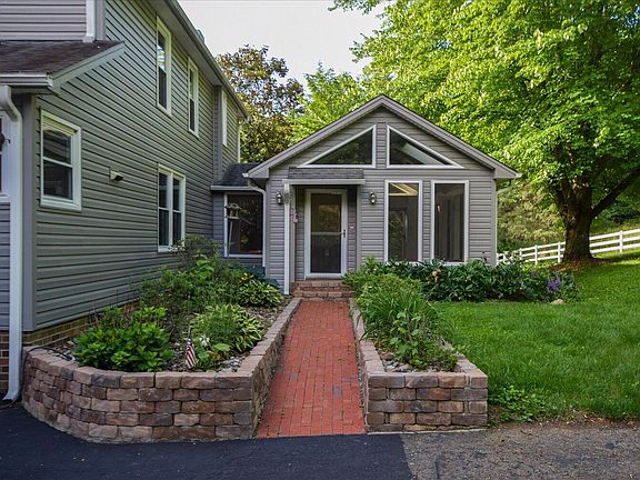 5th image of 146 Hill Dr