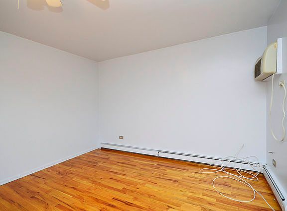 5th image of 1725 W Touhy Ave APT 6