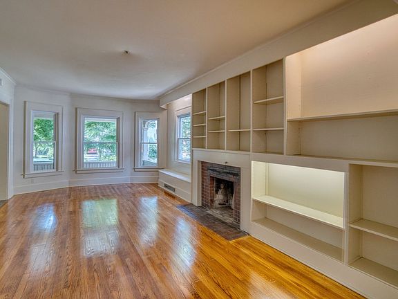 4th image of 689 Allen St #689.1
