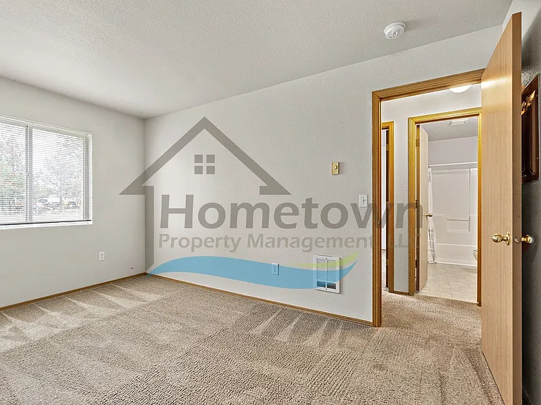 703 N Compton St — Photo 23