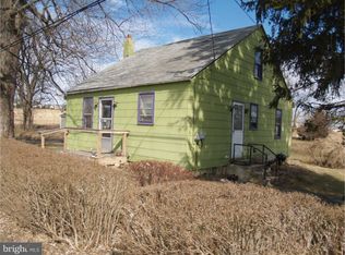 331 Twin Ponds Rd, Breinigsville, PA 18031