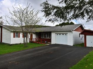 218 Jaycee Ave, Terra Alta, WV 26764