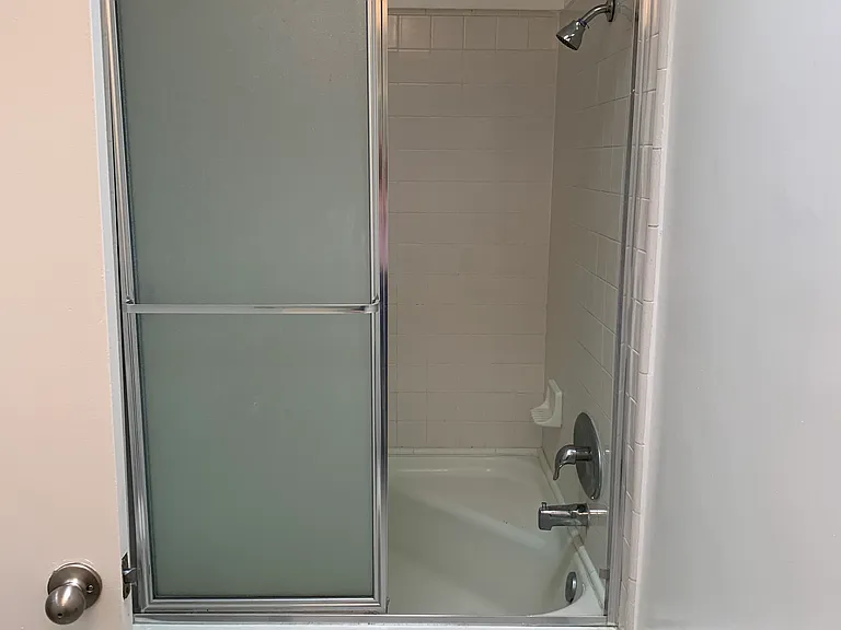 Bathtub/Shower