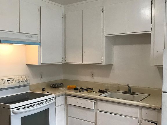 5th image of 2277 Pasetta Dr APT 1