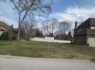 9215 S 79th Ave, Hickory Hills, IL 60457