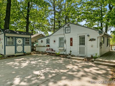 10467 Poplar Dr NE, Rockford, MI, 49341