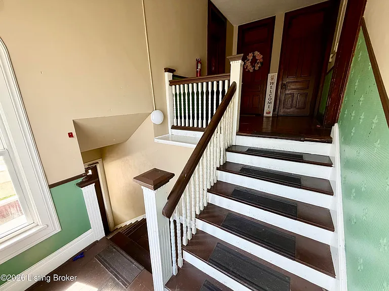 1847 E Oak St #4 — Photo 3