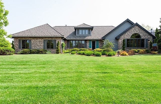 1st image of 301 Fairhaven Dr