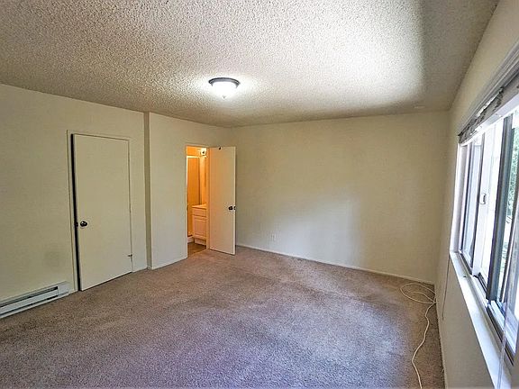5th image of 3737 Keating St APT 1