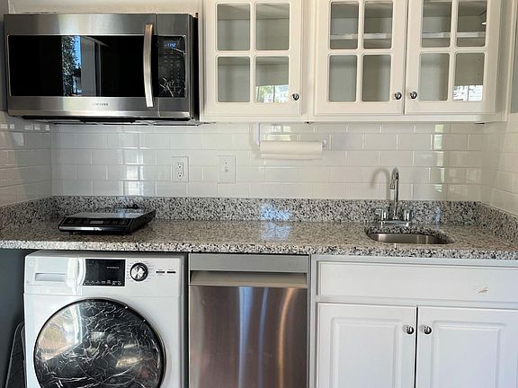 3rd image of 42643 Oak Park Sq