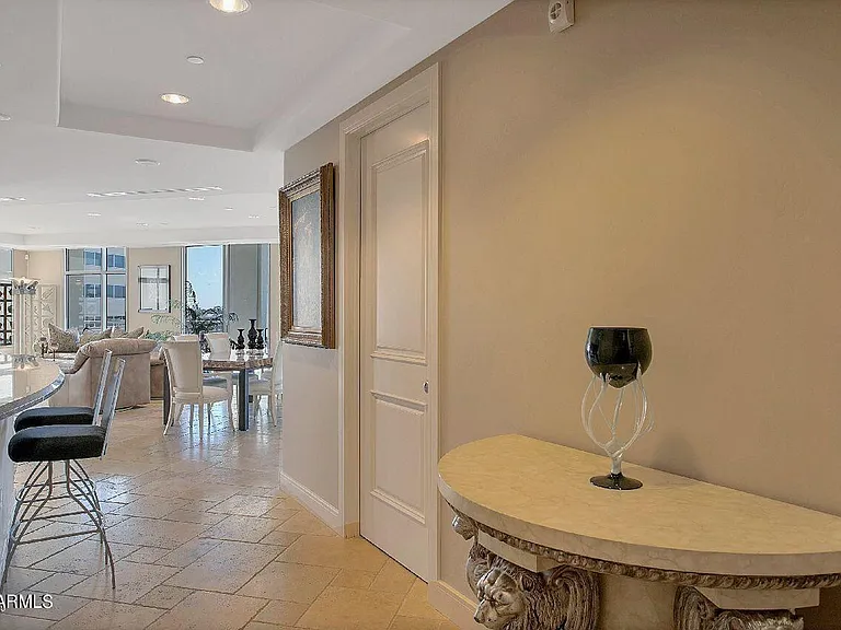 2211 E Camelback Rd #604 — Photo 8