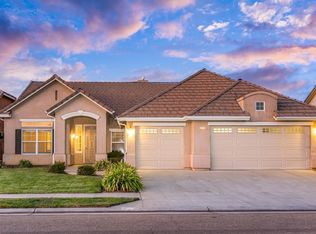 3225 Rall Ave, Clovis, CA 93619