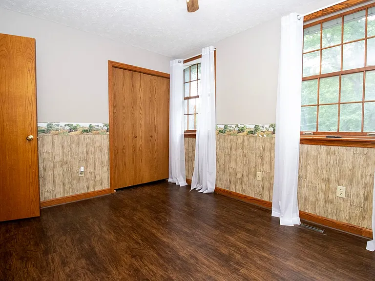 9990 Fraze Rd — Photo 13