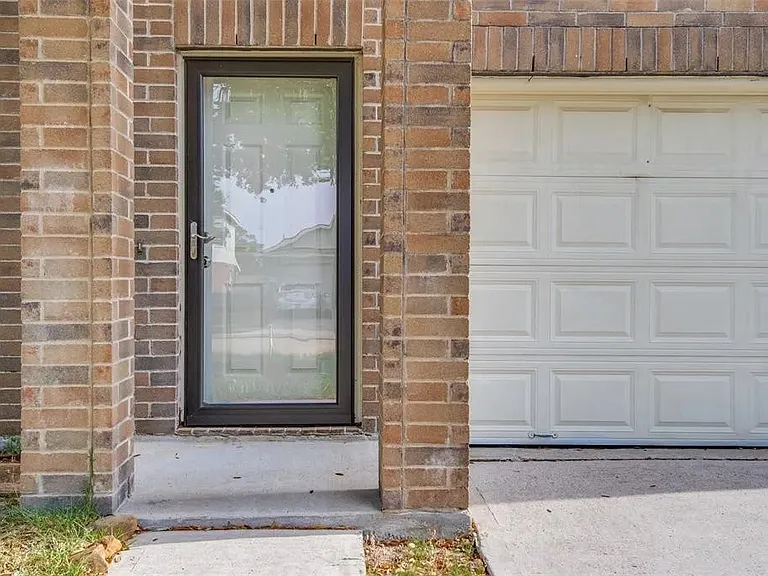 10418 Iris Lake Ct — Photo 3