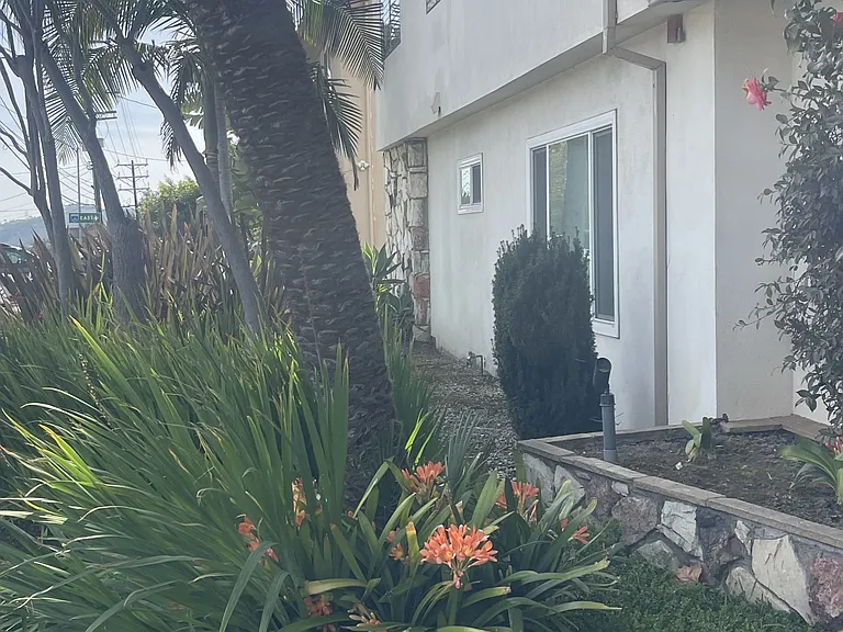 3355 Manning Ave #17 — Photo 34