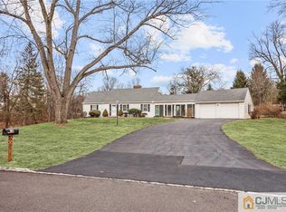 10 Orchard Rd, Piscataway, NJ 08854