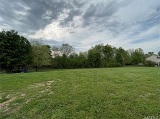2335 English Crest Dr, Washington, MO 63090