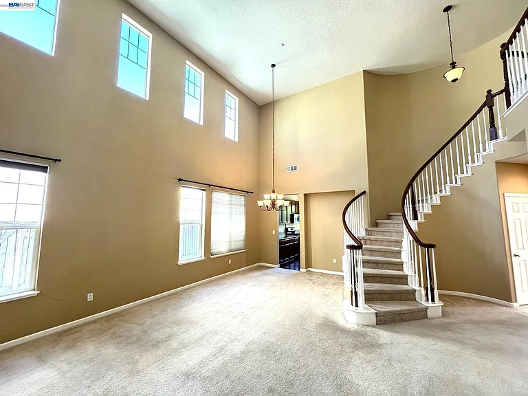 1669 Marina Way — Photo 4