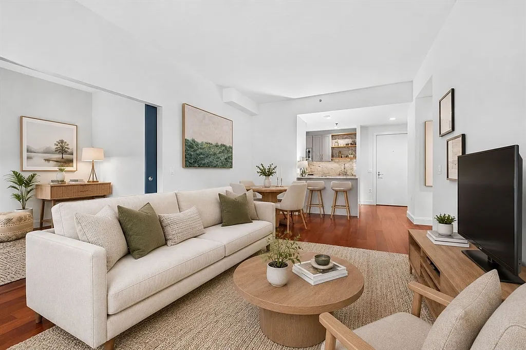 2 bed, 1.5 bath, 939 sqft, $4,100 — Photo 3