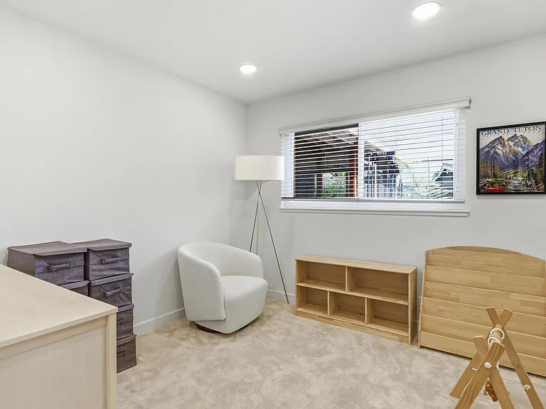 5588 Dartmouth Dr — Photo 24