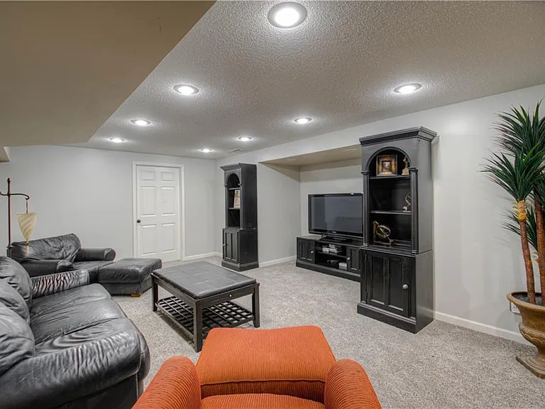 21714 W 98th St — Photo 22