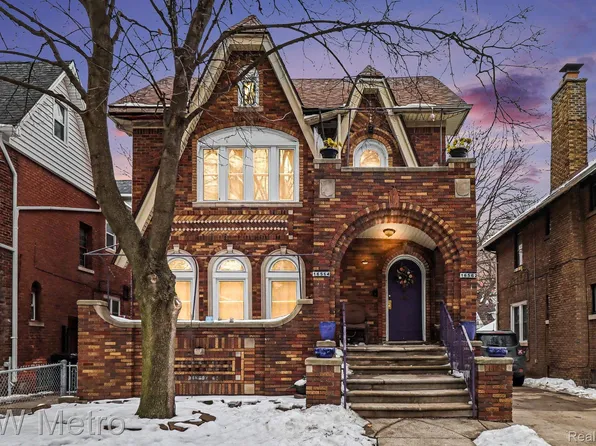 16562 Baylis St, Detroit, MI 48221