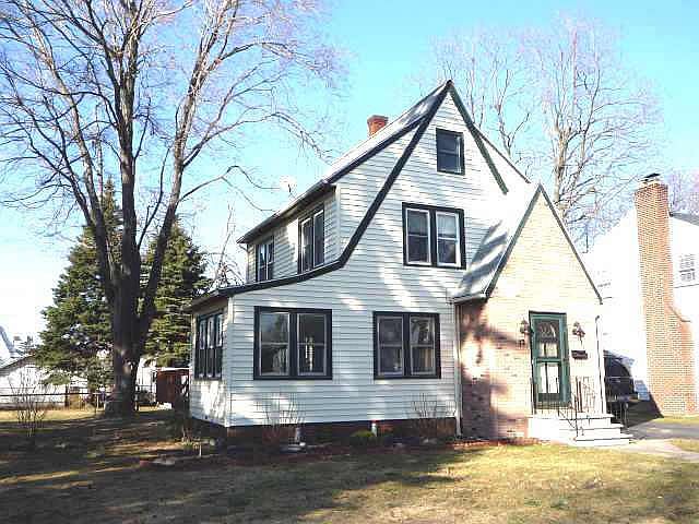 1st image of 72 Lakecrest Ave