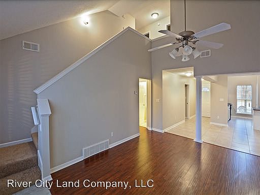 3rd image of 5729 Sycamore Woods Dr