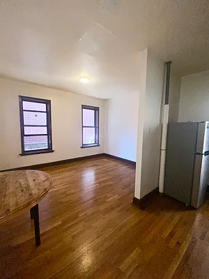 Rented by Reyes & Elsamad Real Estate Group | media 10