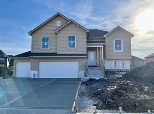 815 NW 94th Ter, Kansas City, MO 64155